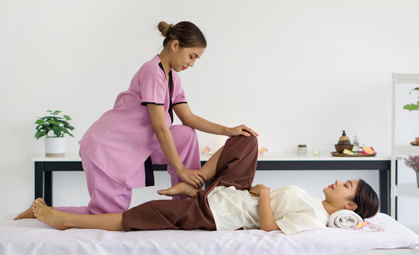 Traditional Thai massage membership at spa in Agra